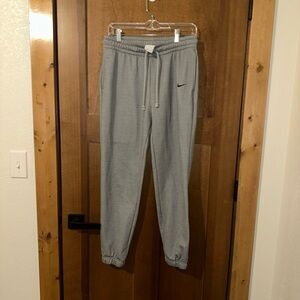 Nike Therma-FIT Joggers‎ Mens Small Gray Sweatpants Tapered Athletic Gym